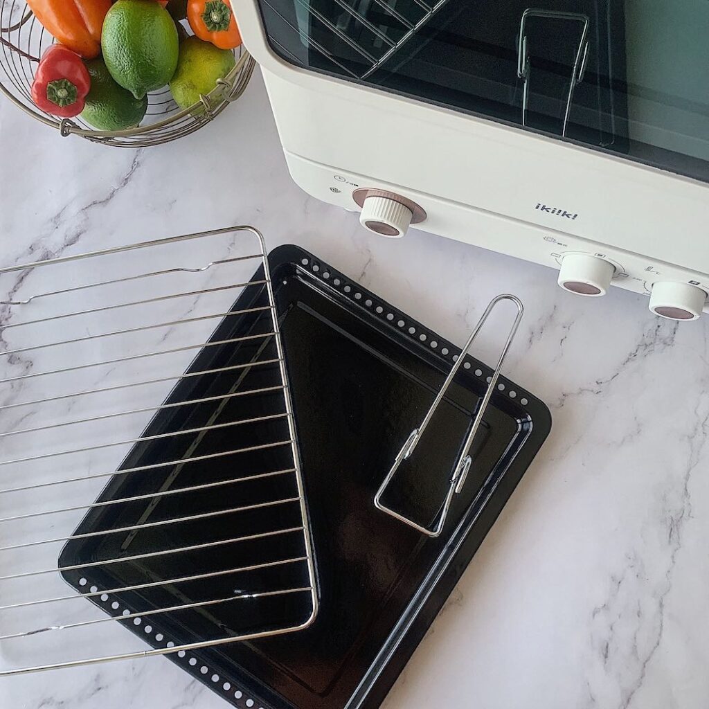 伊崎蒸氣旋風烤箱的內含配件