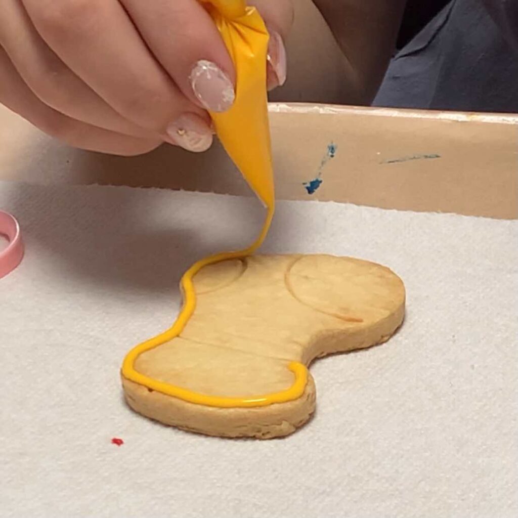 糖霜距離餅乾約1公分高