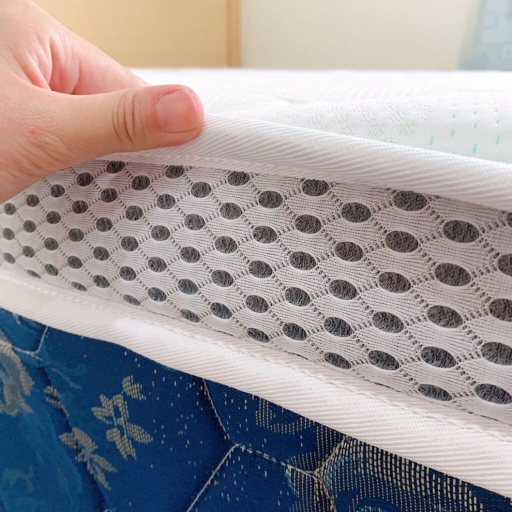 薄床墊側邊透氣網孔