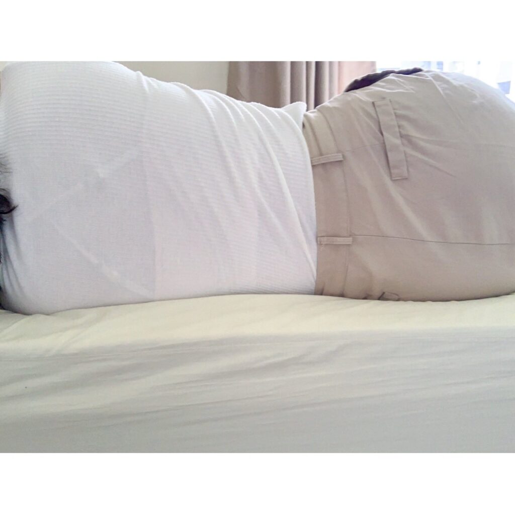 硬Ｑ款側躺實測，很好的服貼我的身形